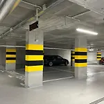 דירה Airport Wyscigi - And View With Underground Garage ורשה