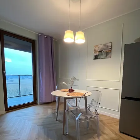 Airport Wyscigi - And View With Underground Garage