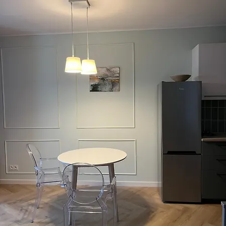 Airport Wyscigi - And View With Underground Garage Appartement