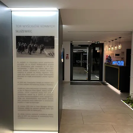 Airport Wyscigi - And View With Underground Garage Warszawa