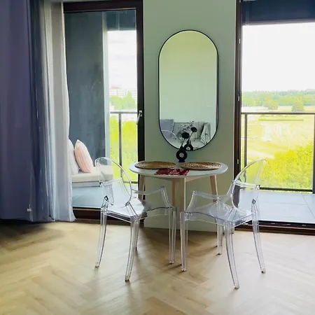 Airport Wyscigi - And View With Underground Garage