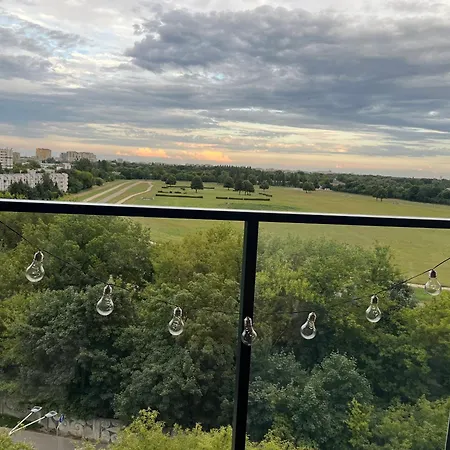 Airport Wyscigi - And View With Underground Garage Warszawa