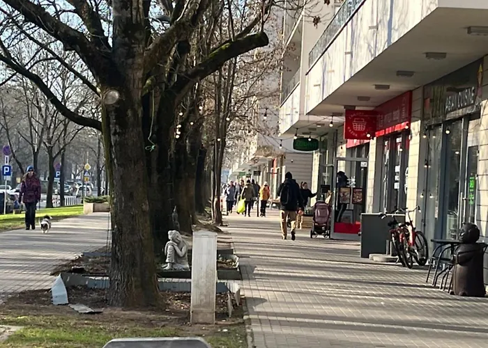 Airport Wyscigi - And View With Underground Garage Apartman *