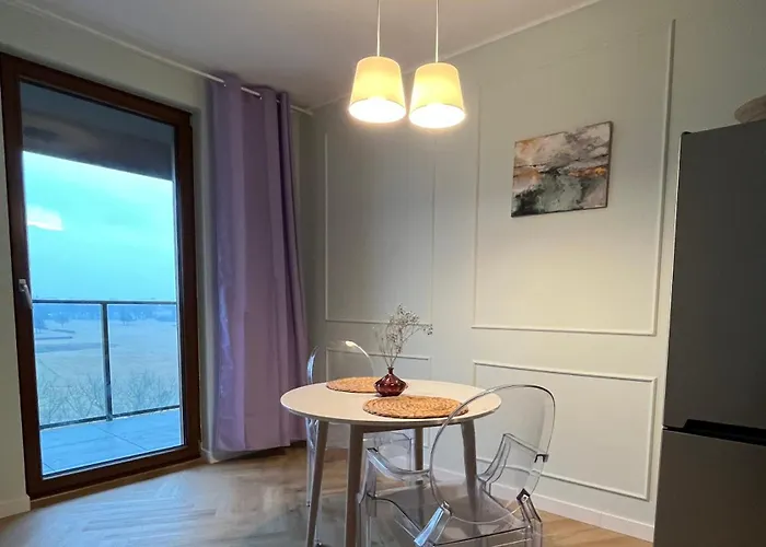 Airport Wyscigi - And View With Underground Garage