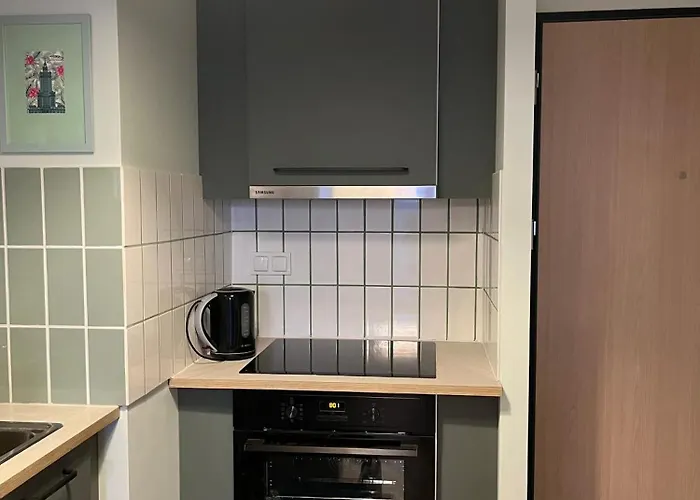 Airport Wyscigi - And View With Underground Garage Apartment