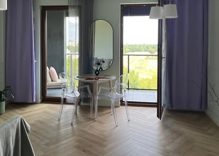 Airport Wyscigi - And View With Underground Garage Apartment *