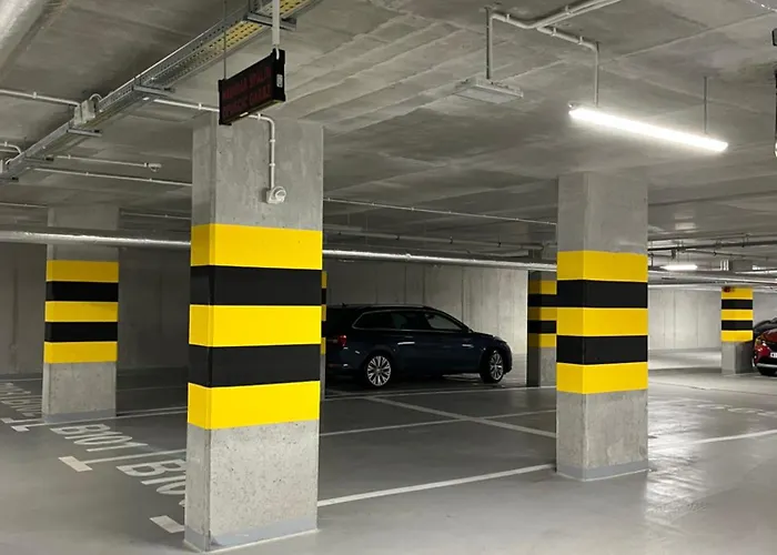 아파트 Airport Wyscigi - And View With Underground Garage 바르샤바