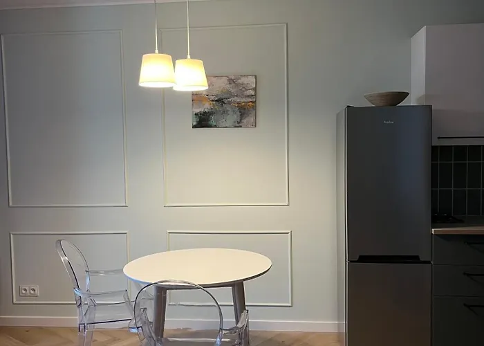 Airport Wyscigi - And View With Underground Garage 아파트