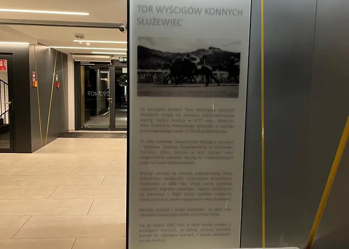 Airport Wyscigi - And View With Underground Garage *