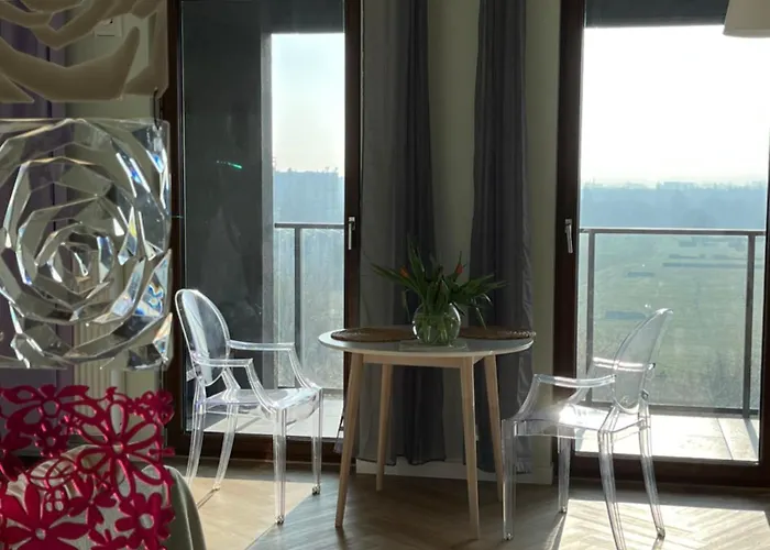 Airport Wyscigi - And View With Underground Garage *